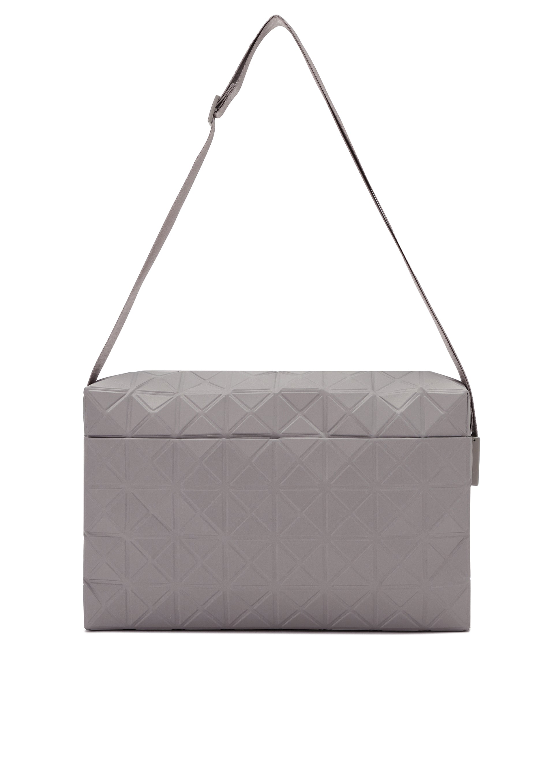 TRACK – ISSEY MIYAKE ONLINE STORE