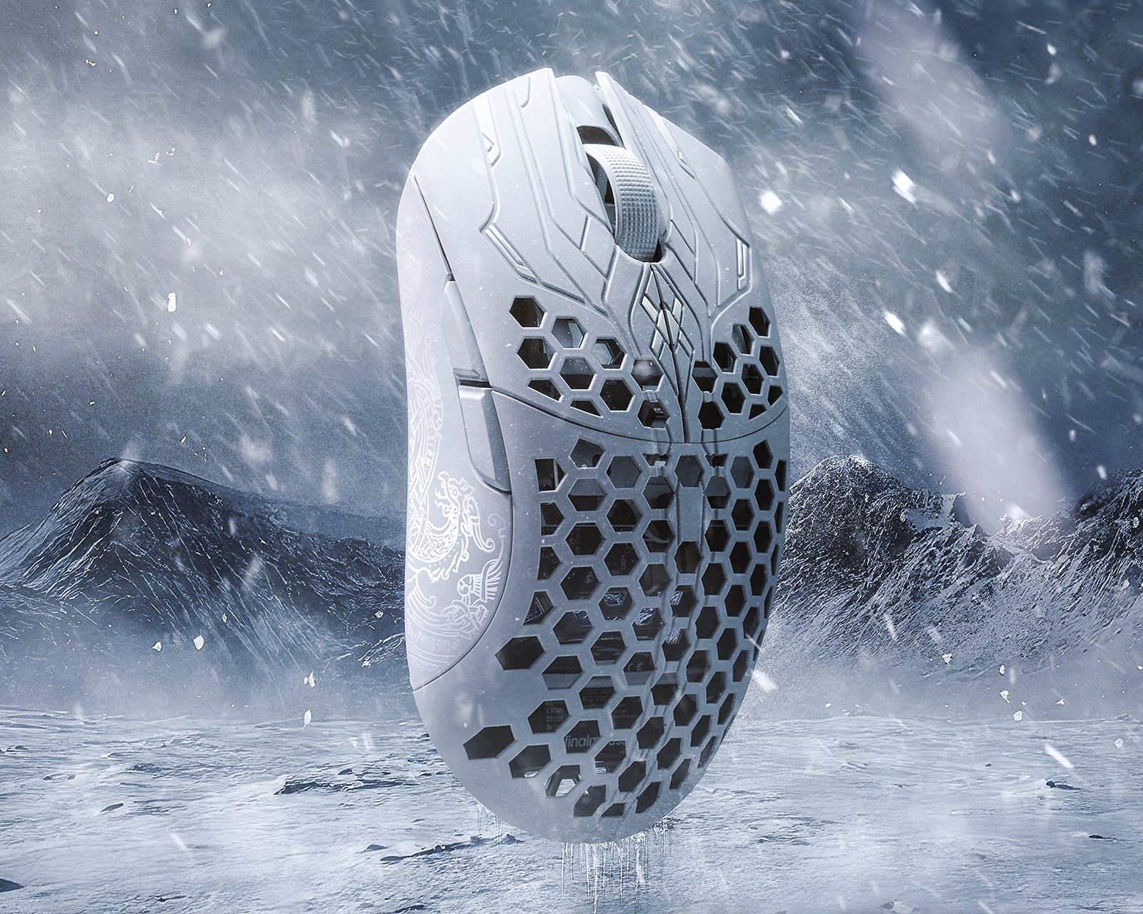 Finalmouse ULX Frostlord - Medium - us.MaxGaming.com