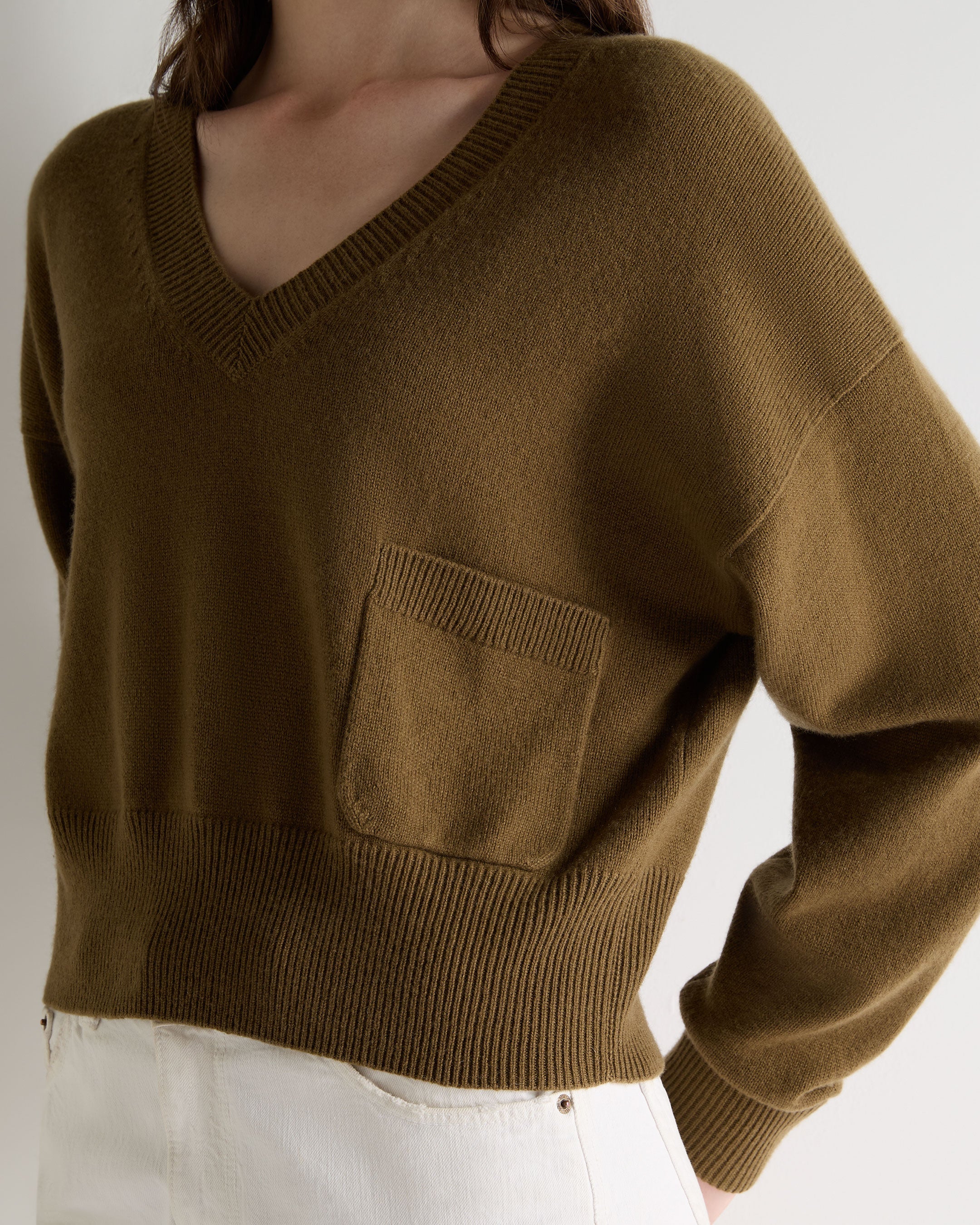 Women's Cropped V Neck Cashmere Sweater Cinnamon Brown | N.Peal