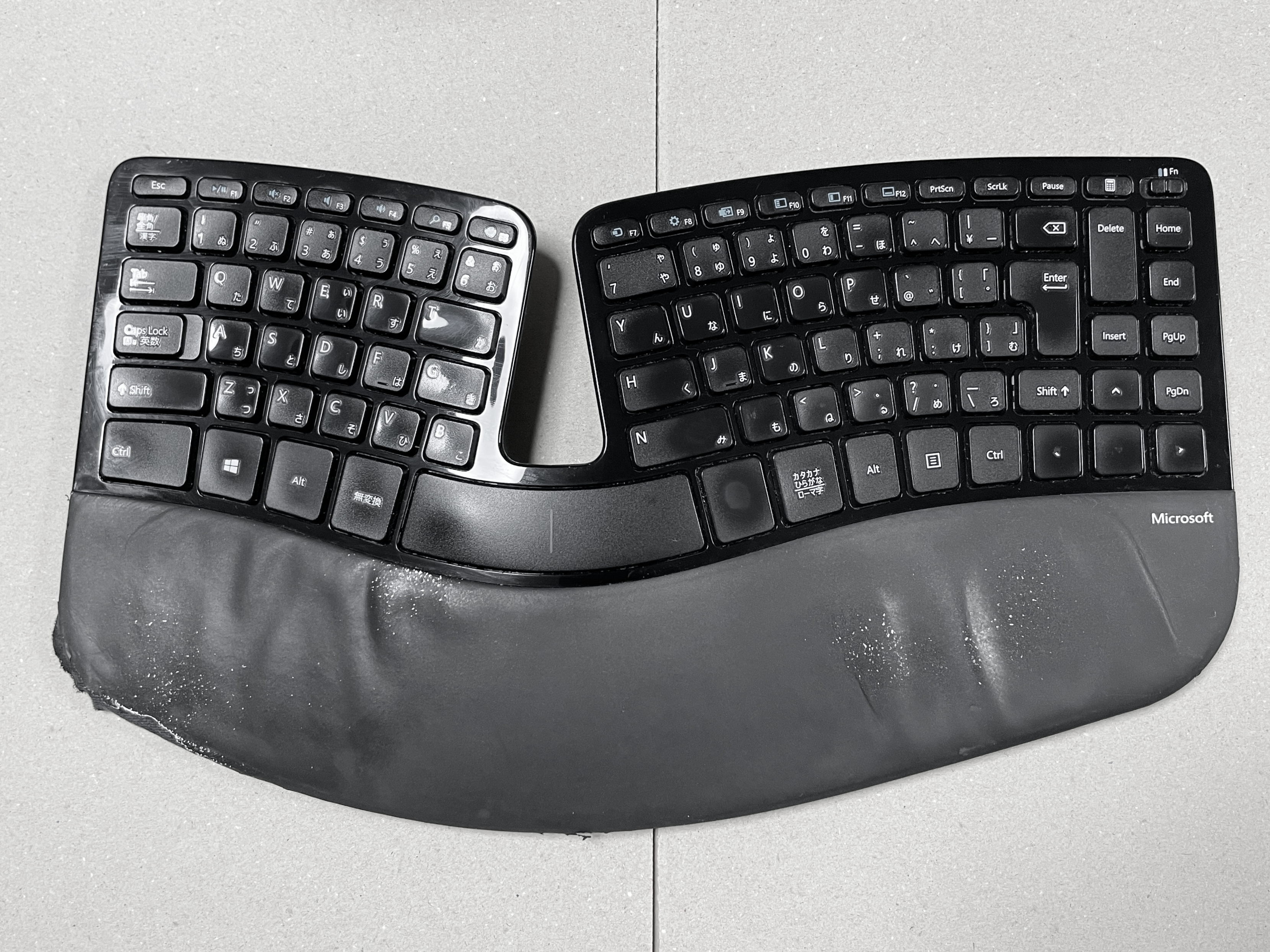 Microsoft『5KV-00006』エルゴノミクスキーボードのパームレストを