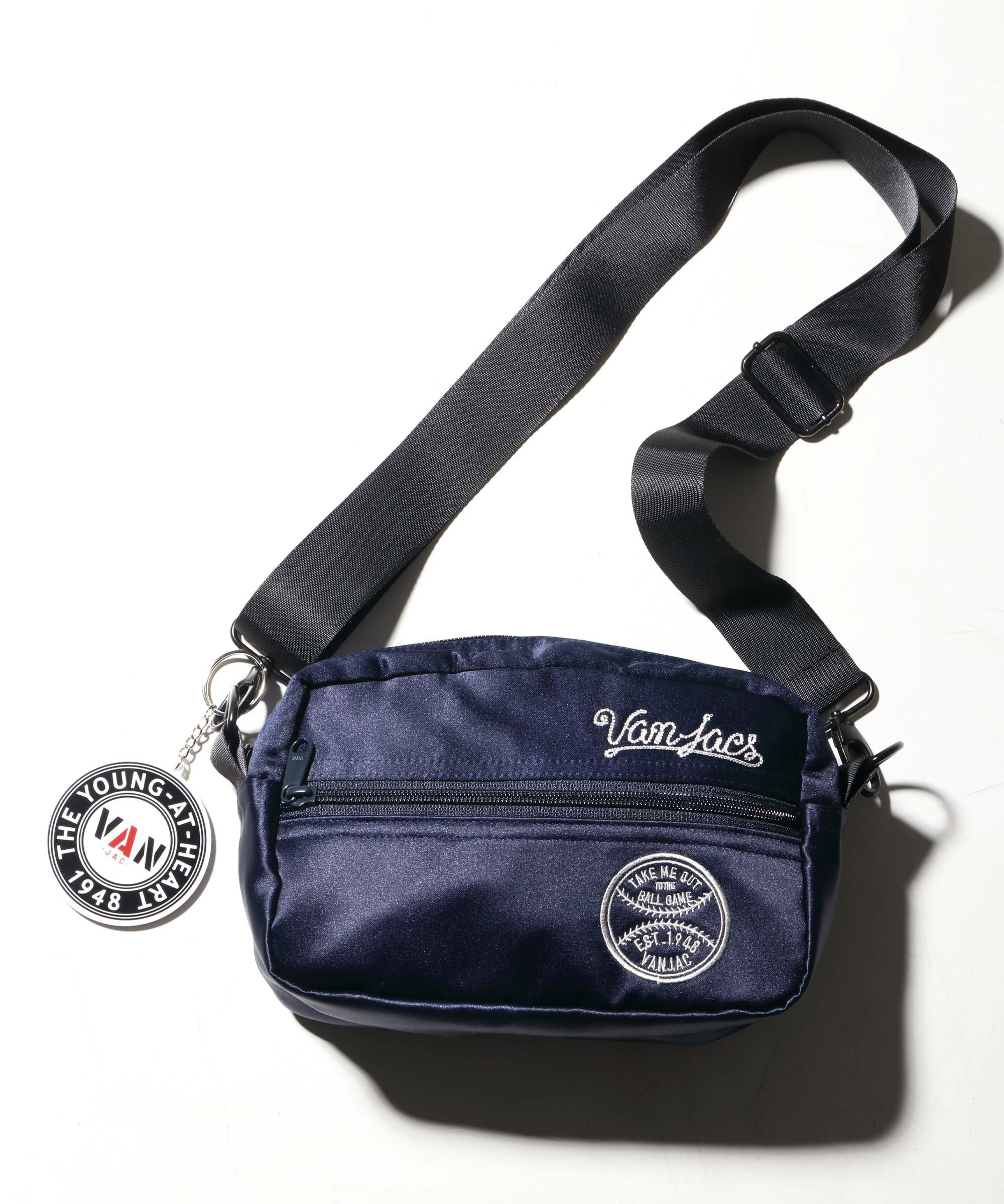 アクリルキーホルダー ｜ VAN STORE