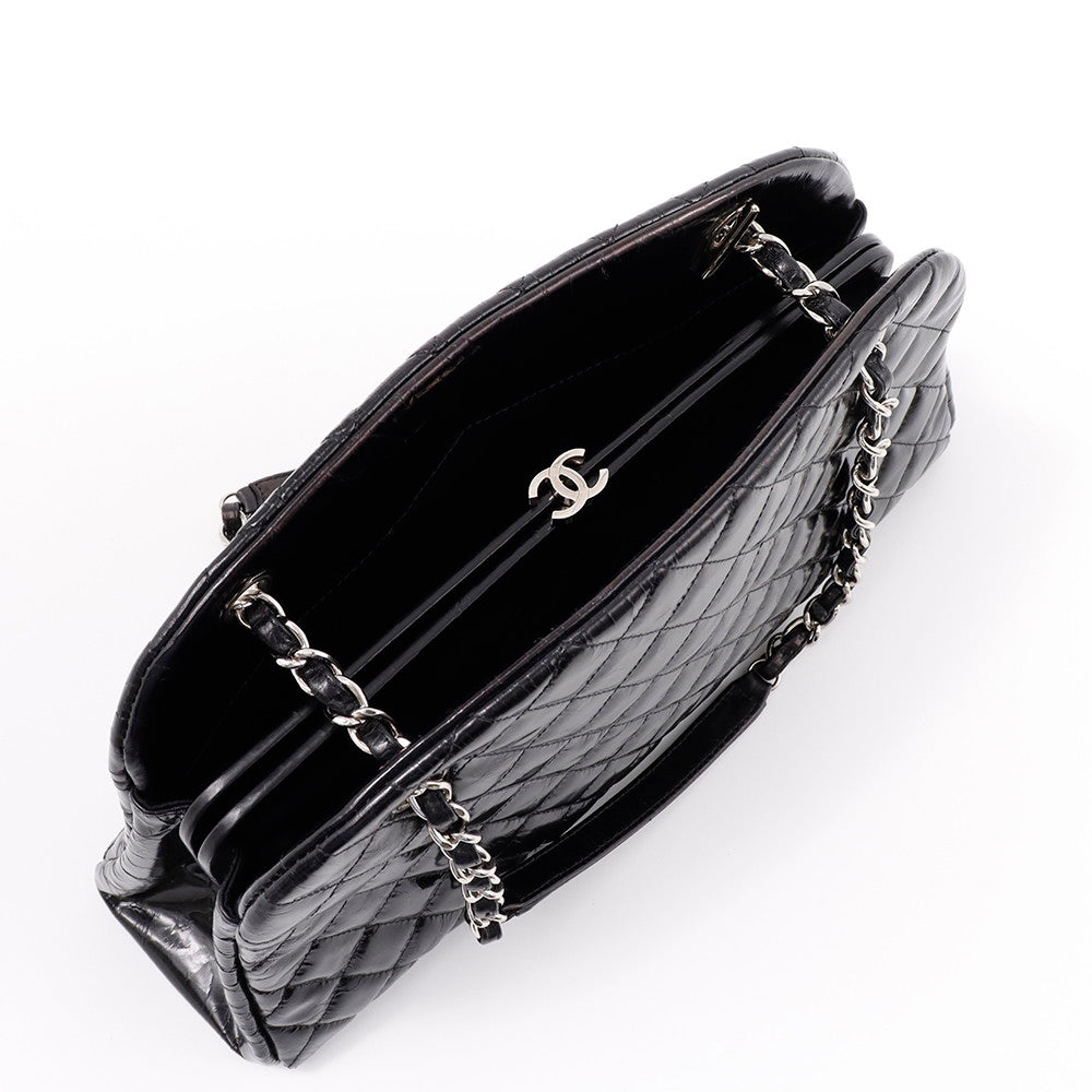 CHANEL マトラッセ チェーントートバッグ 黒 Patent Leather