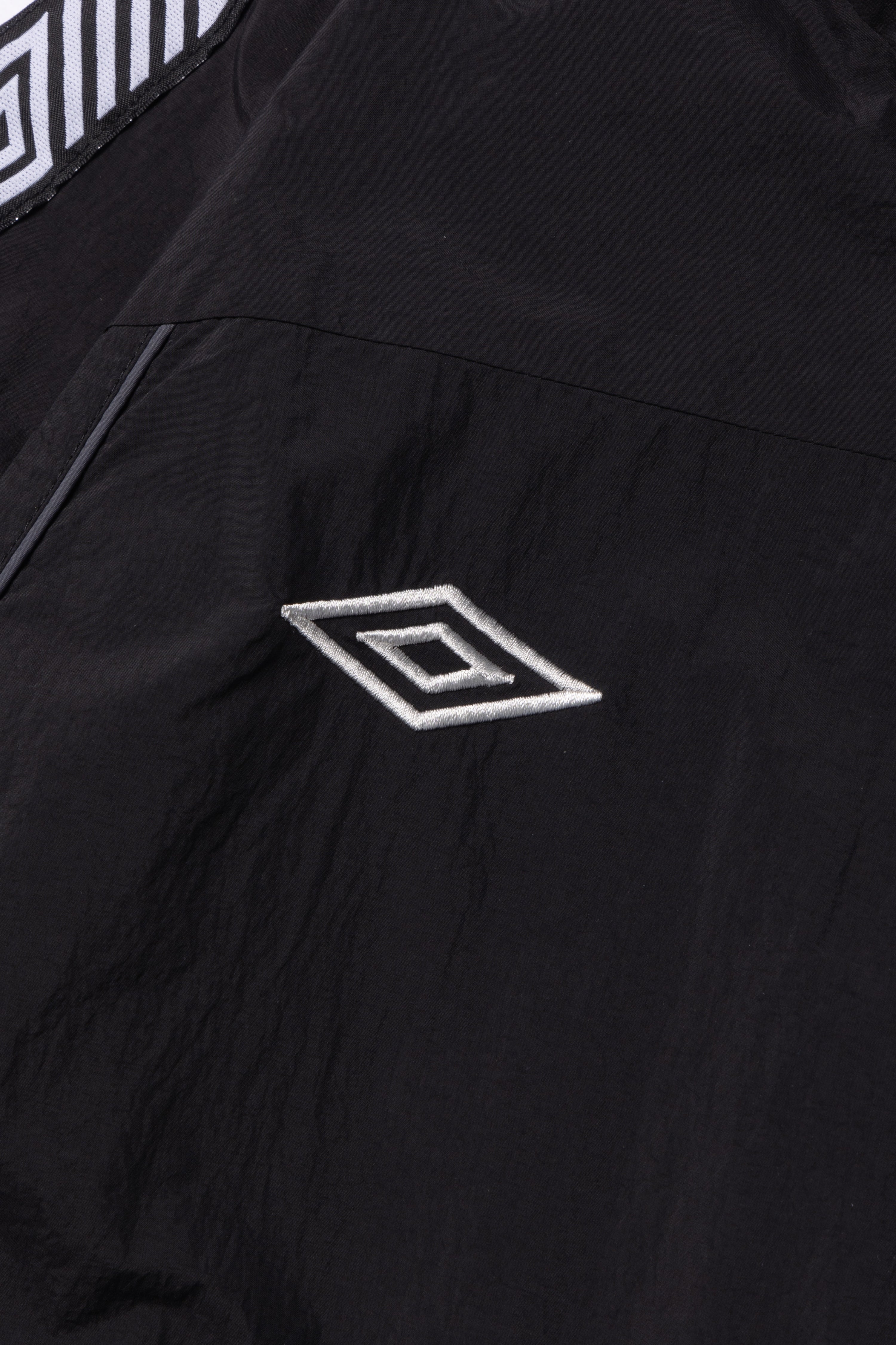 VR x UMBRO NYLON JACKET – VAULTROOM