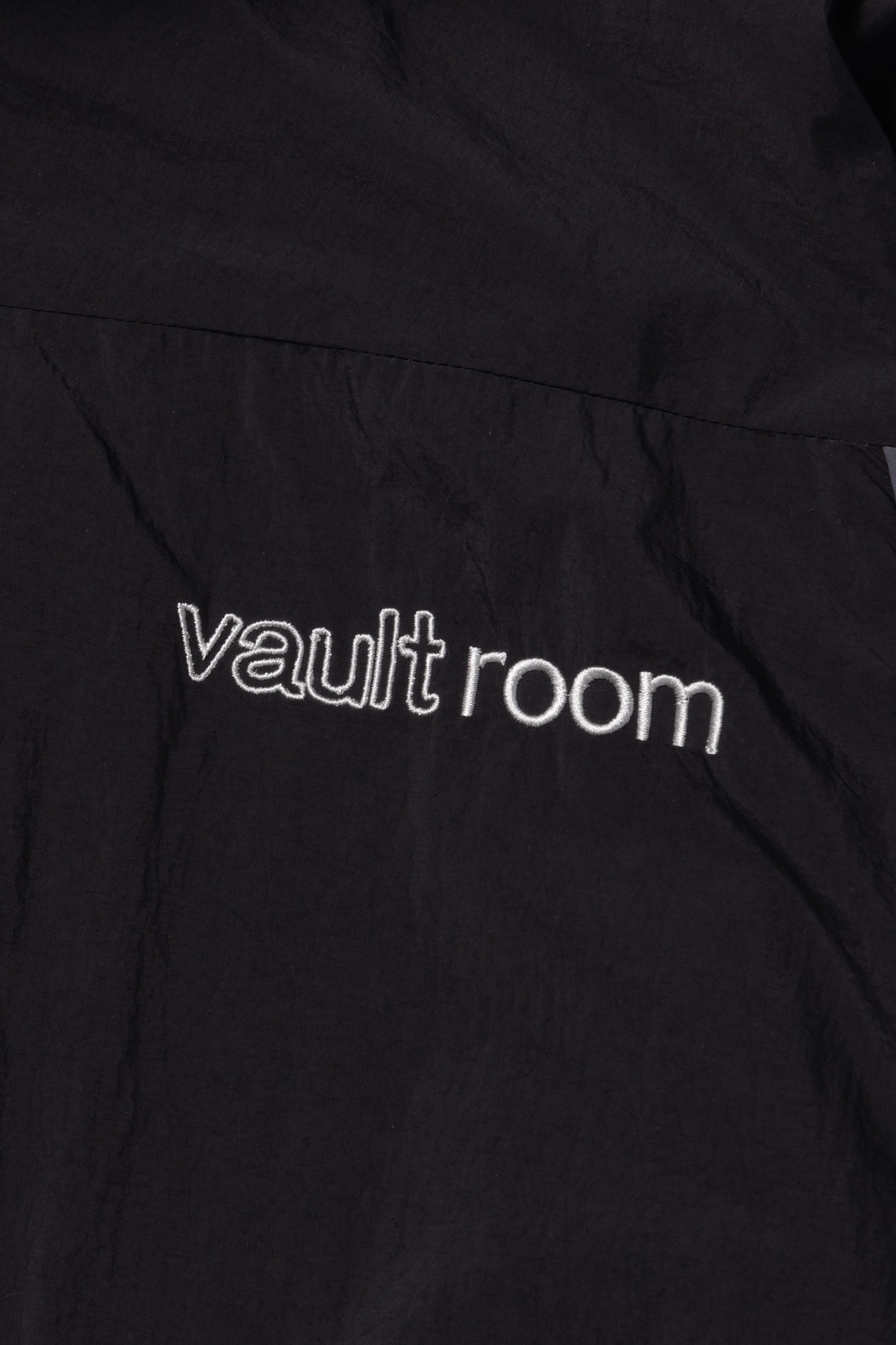 VR x UMBRO NYLON JACKET – VAULTROOM