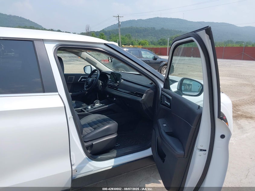 2024 Mitsubishi Outlander Se 2.5 S-Awc JA4J4VA8XRZ022939 from the USA