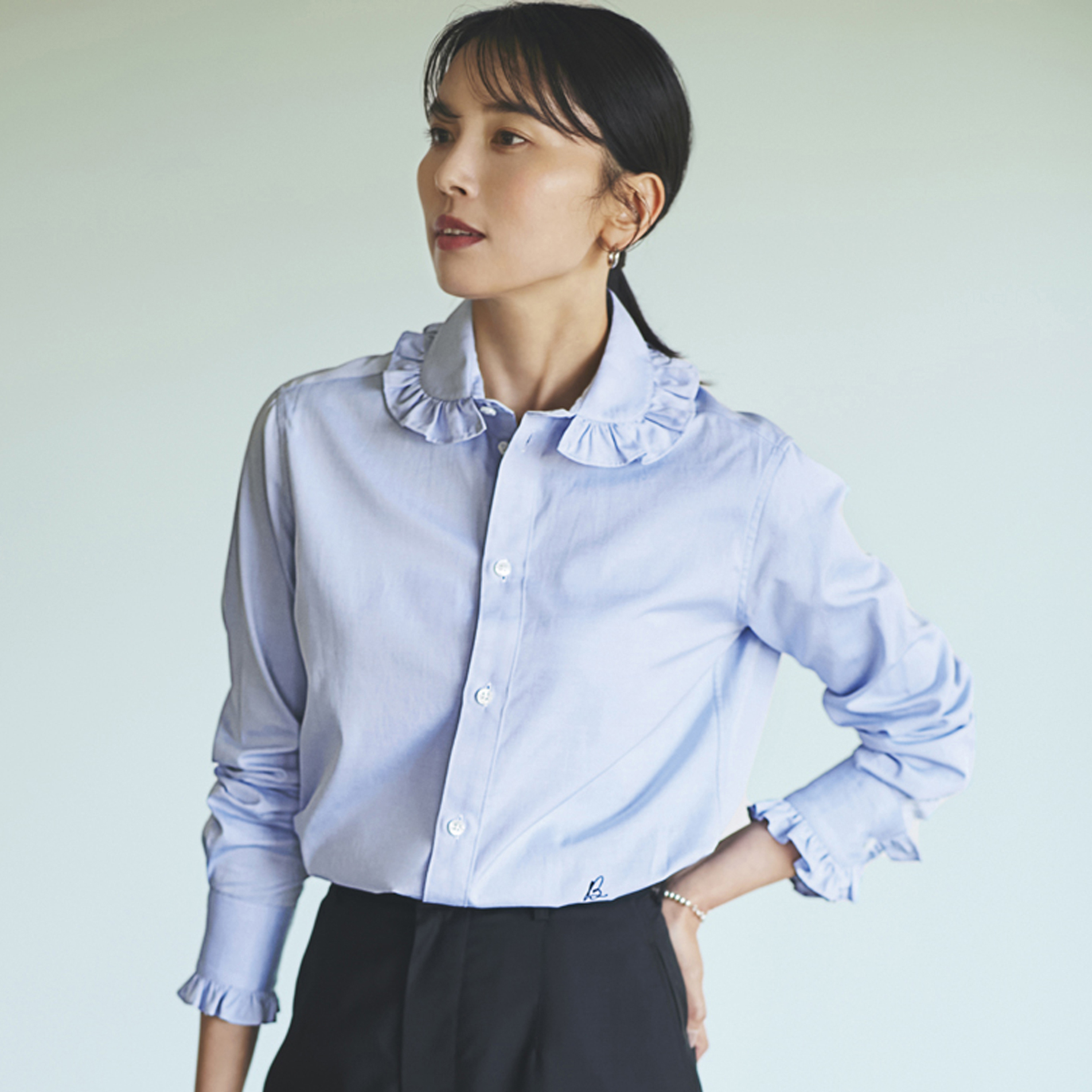 MADISONBLUEのラウンドフリルシャツ【STANDARD BOOK 2023Autumn