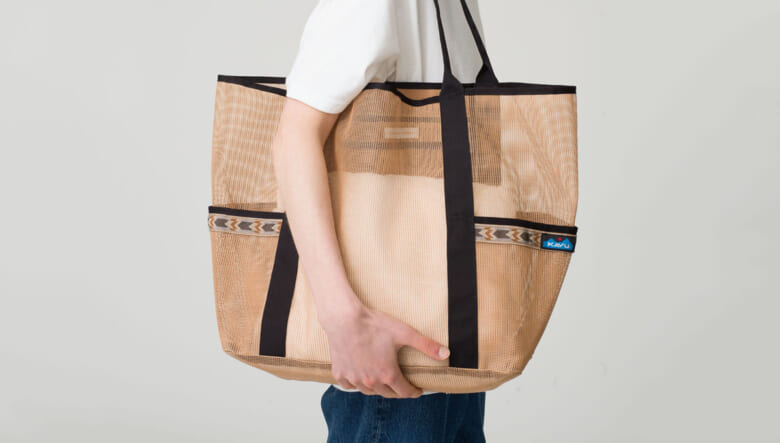 ロンハーマンのブランドカラーを採用した、トポロジーによるデイリーな