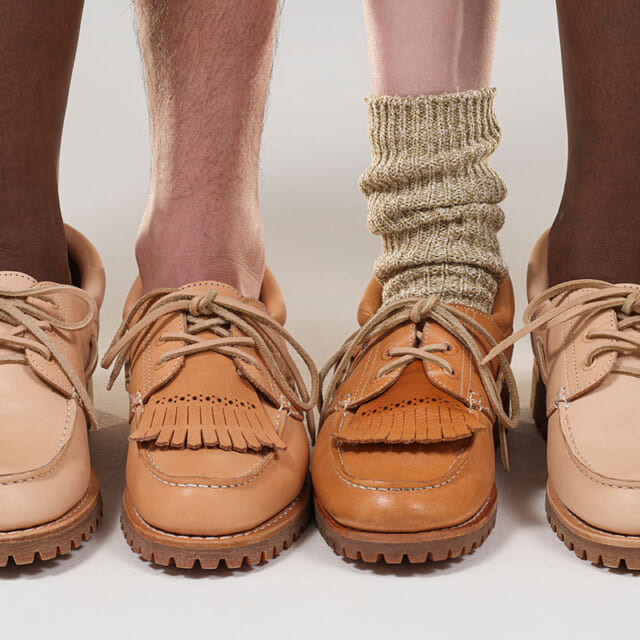 エンダースキーマお得意のヌメ革を採用したティンバーランドとの初