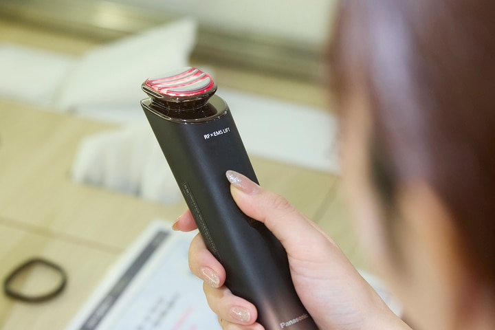 結婚式準備の心強い味方】最高峰美顔器「バイタリフト RF EX」を体験し