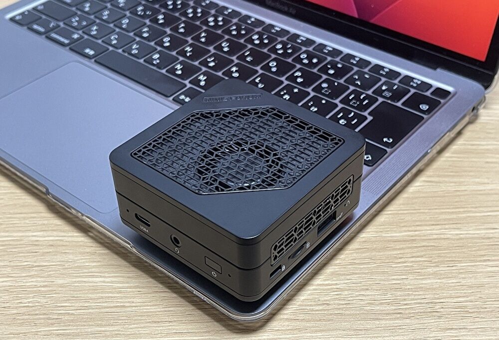 MINISFORUM EM680 実機レビュー、超小型ながらも AMD Ryzen 7 6800U