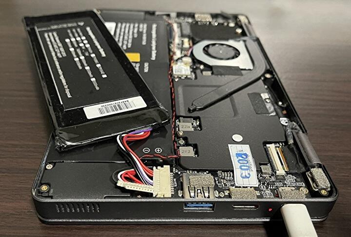 CHUWI MiniBookがついに文鎮化、バッテリーは正常であるものの、充電