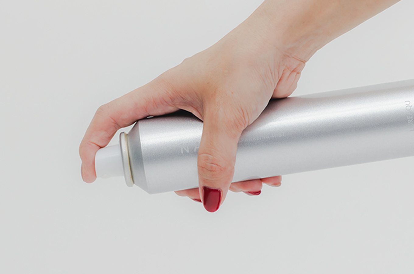 振る、巡る、アガる。「いつでも潤いに満ちる化粧水」ルリーク ナノ