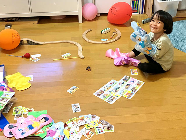 ネイティブの先生とのふれあいが良い刺激！歌が上達し工作も大好きに