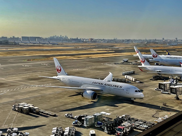 JAL（日本航空）の株主優待券はお得！？使い方や株価の変動などを含め