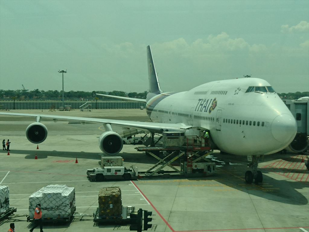 タイ国際航空B747-400 ファーストクラス解放 搭乗記 | World Travelog
