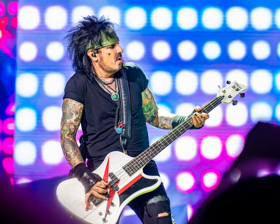 Motley Crue in Atlantic City: Song Debut, Photos + Setlist - 93.3 WMMR
