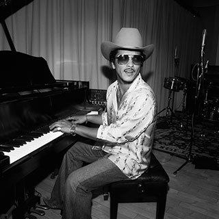 Bruno Mars / ブルーノ・マーズ | Warner Music Japan