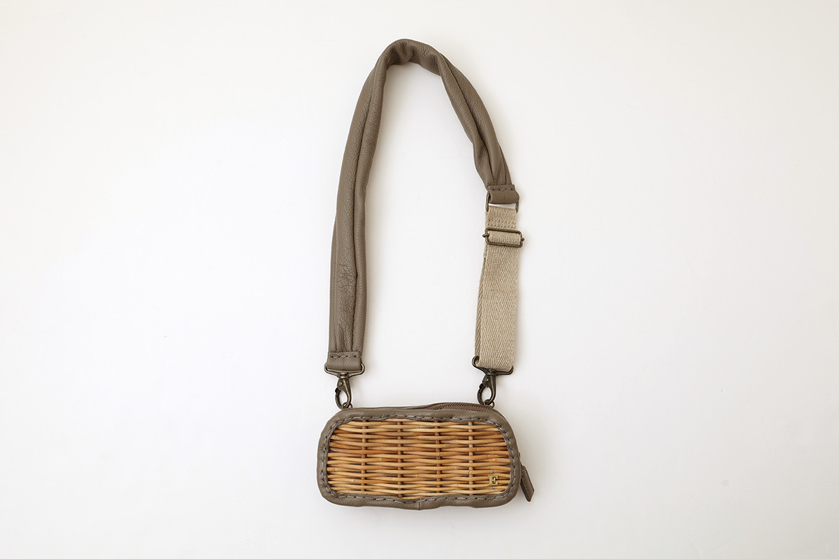 ebagos エバゴス ソフトショルダーベルト・フニュシュリンク