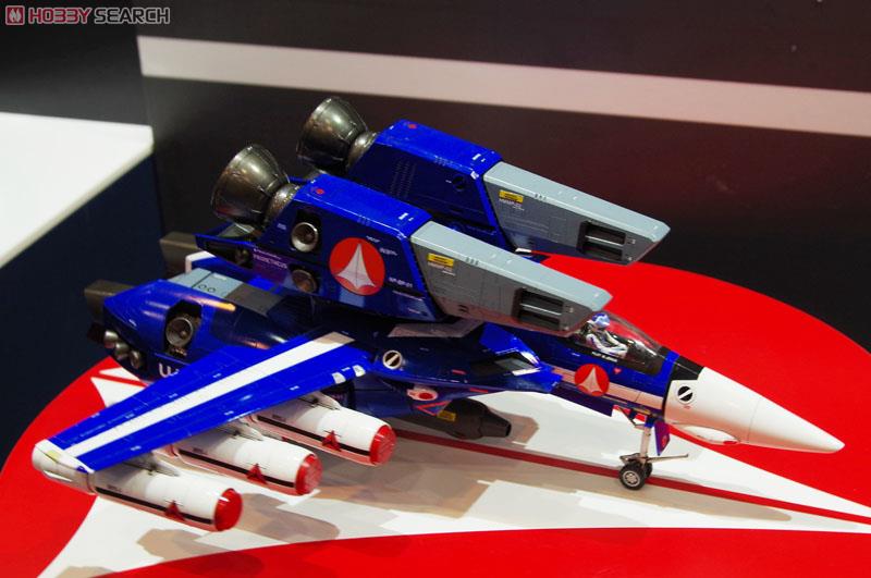 VF-1J スーパーバルキリー `マックス/ミリア` w/反応弾 (プラモデル