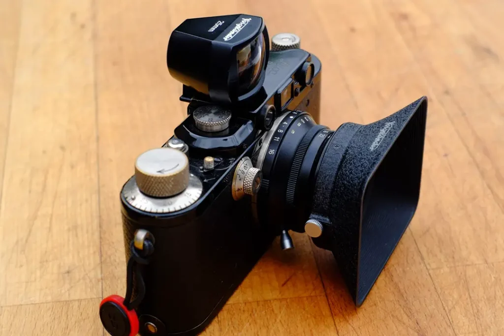 Voigtlander 25mm Snapshot Skopar Review - by Eddy Lambert - 35mmc