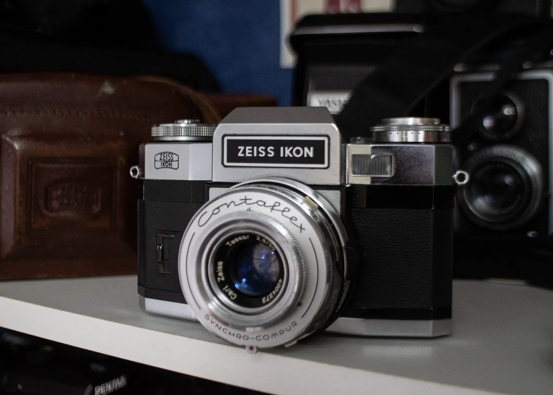 5 Frames with a Zeiss Contaflex Super BC & XP2 in ID-11 - By Peter