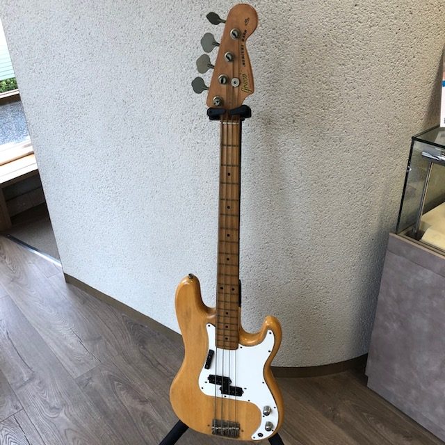 Burny「ベースギター」”10-FEET”NAOKI THLINES REDをお売り頂きました