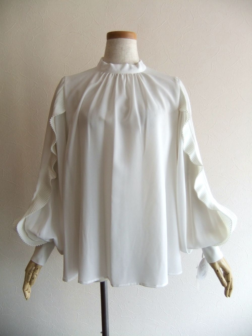 anana - 袖プリーツ ジョーゼット 2WAY ブラウス a51-033 | 4.444glad