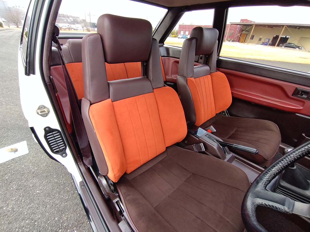 AE86 リヤシート 【破れ無し・程度良・価格交渉可】 AE86 リヤシート