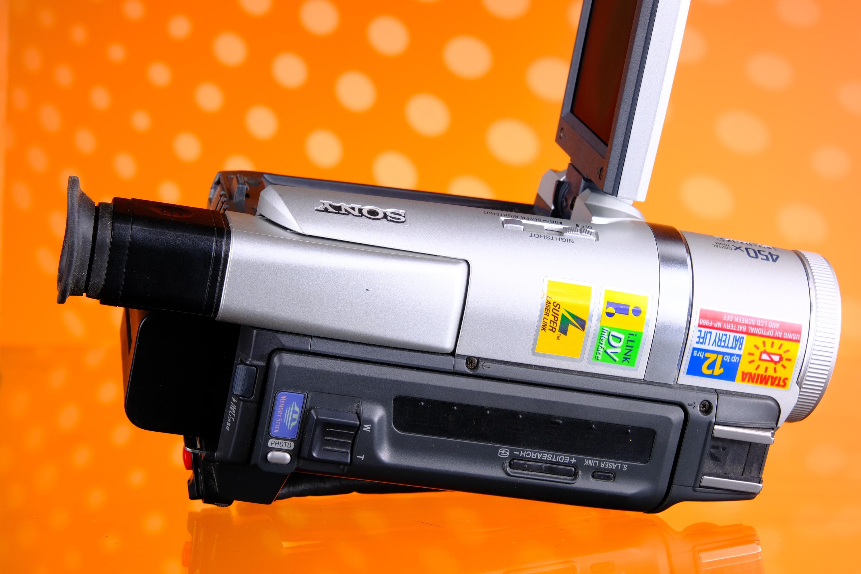 Sony DCR-TRV520 Digital Handycam Camcorder Digital8 Mini DV Camera