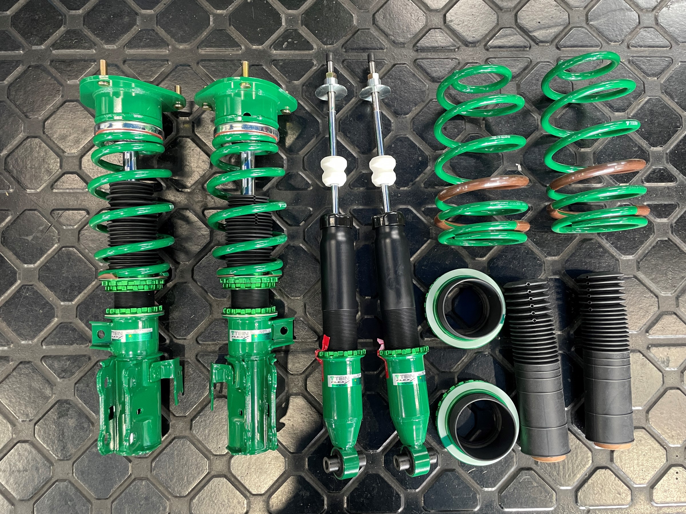 ☆カローラ ルミオン 足回りのリフレッシュを兼ねてテイン FLEX Z装着