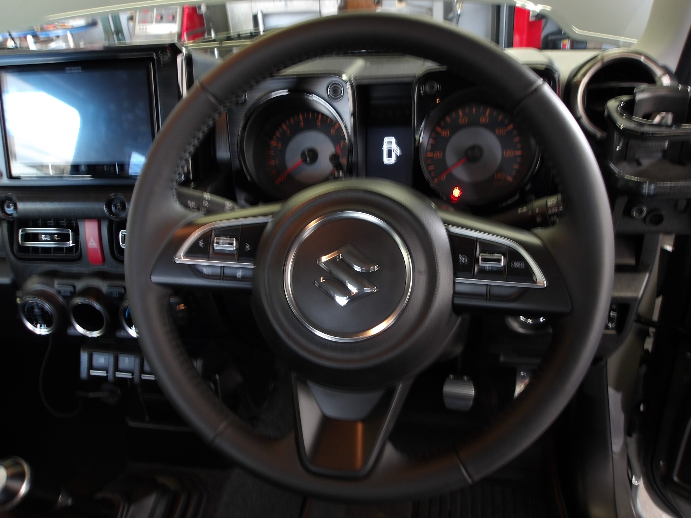 ジムニー（JB64W）ナルディ製スポーツステアリング「クラッシック