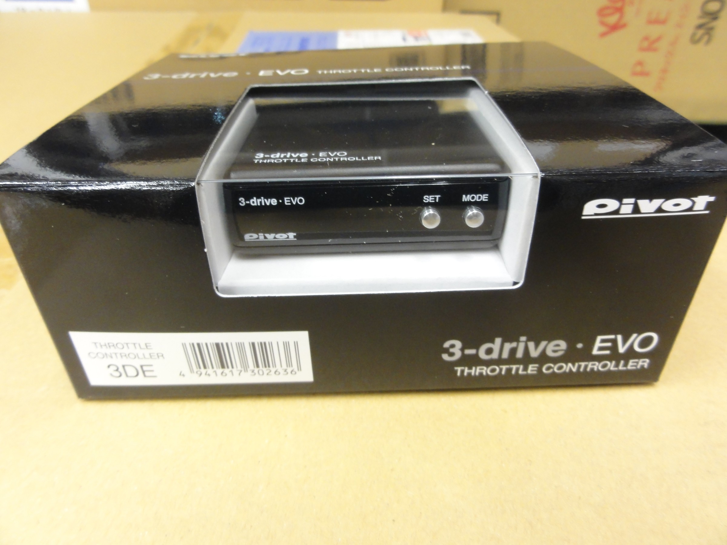 マークX（GRX133）PIVOT製電子スロットルコントローラー「3-drive・EVO