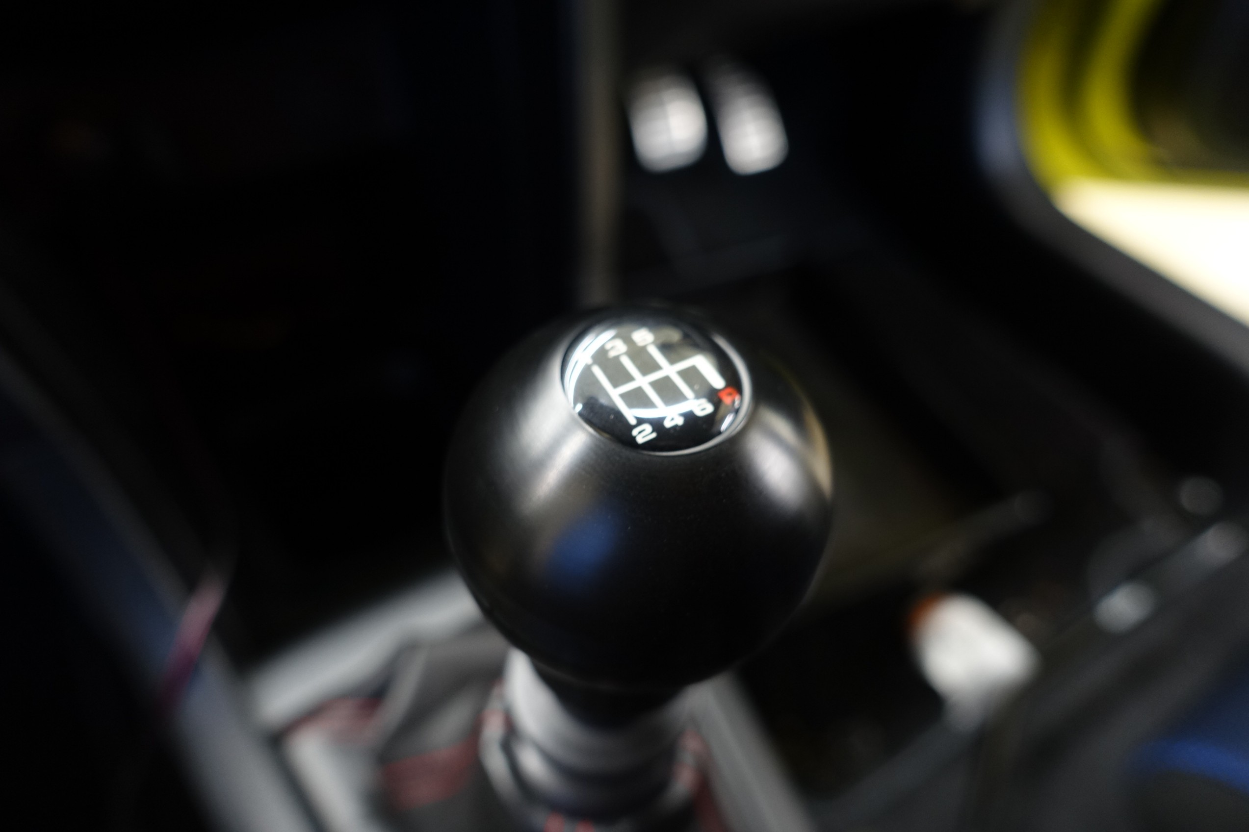 グニャグニャのシフトフィーリングを“カチッ”と改善しちゃいます