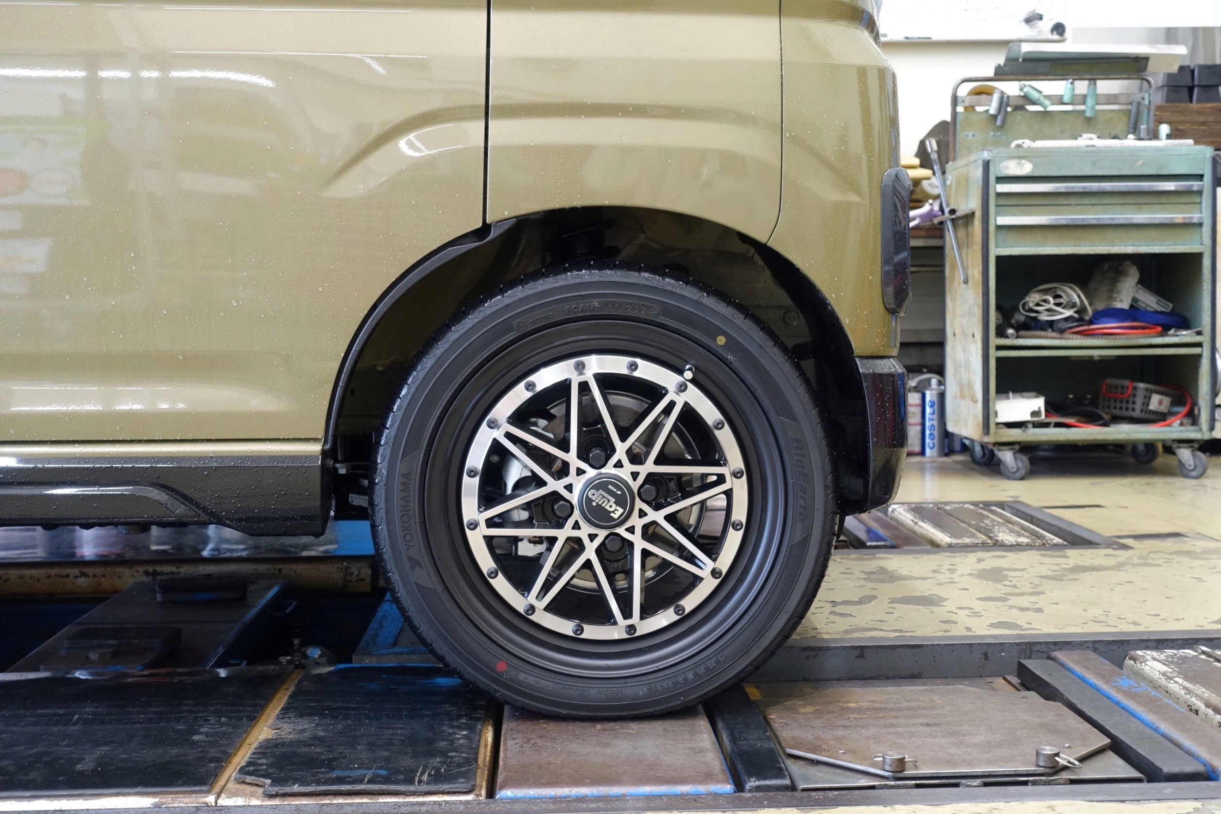 働くクルマも快適にローダウンしちゃいます！ダイハツ アトレー