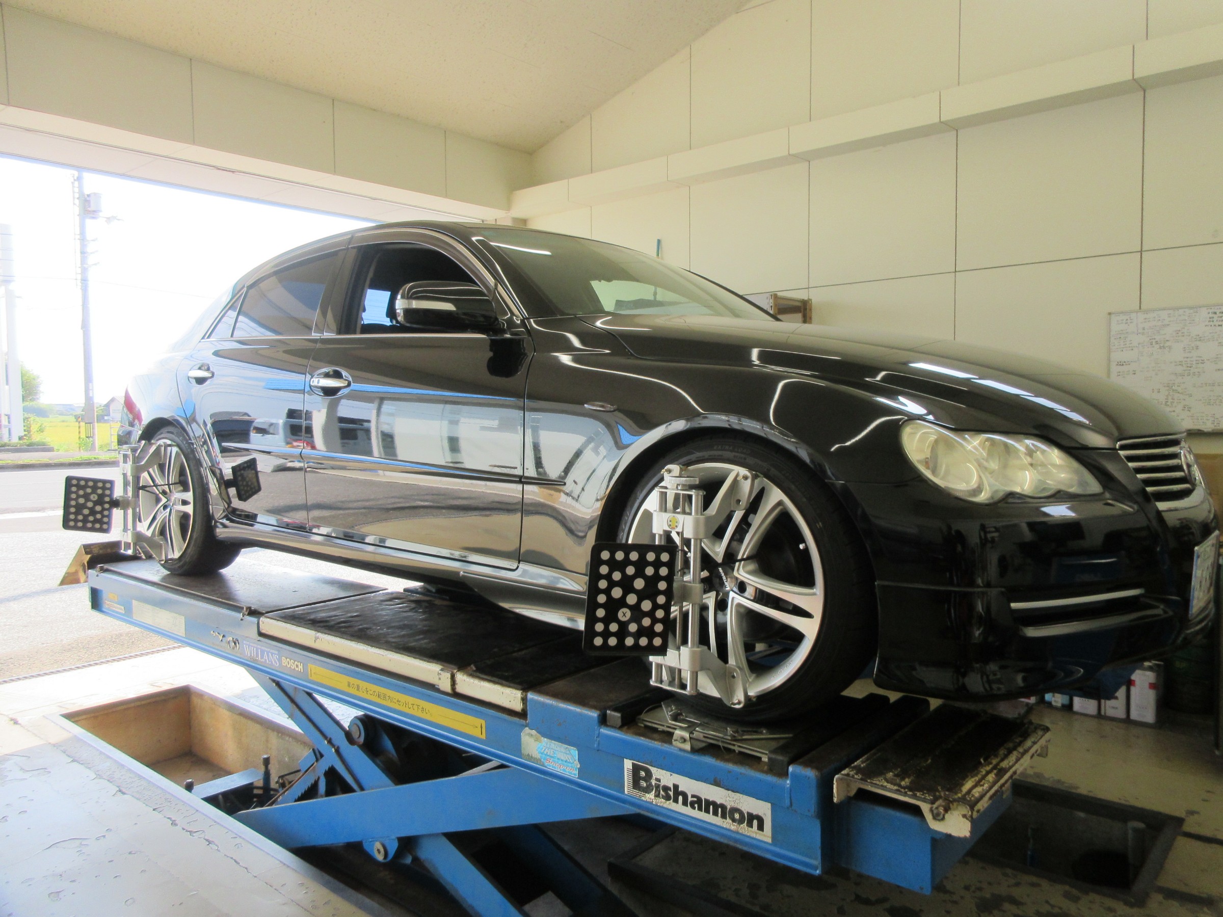 車高調の違いは色だけじゃないんですトヨタ マークX（GRX120）に「TEIN