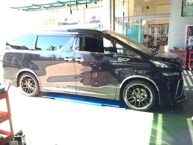 ヴェルファイア 30系 車高調 TEIN FLEX Z | スタッフ日記 | コクピット