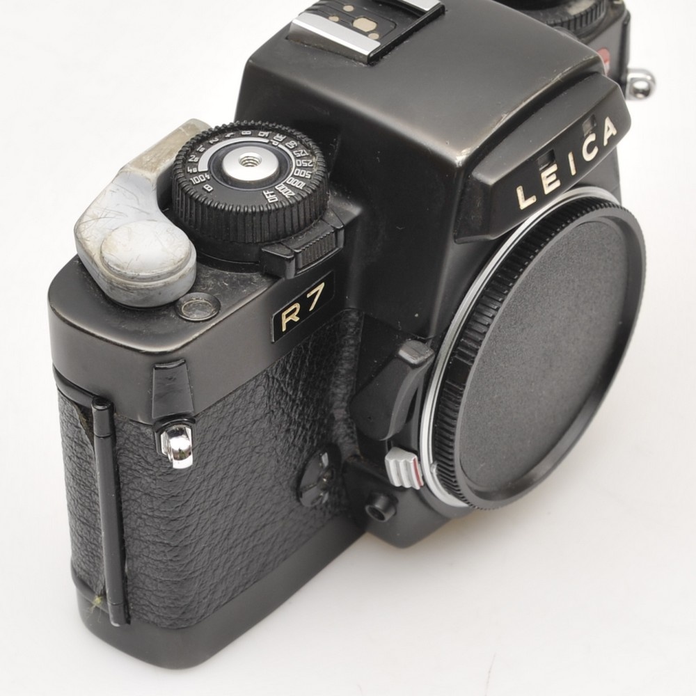 Leica R7 black with data back DB 2 - Collectcamera