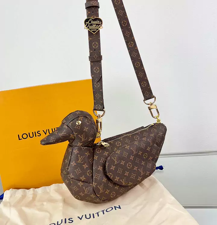 ルイヴィトン ショルダーバッグ ダックバッグ おしゃれ NIGOコラボ