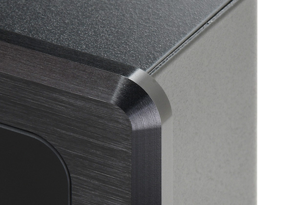 パネルマウント型産業用ディスプレイ「plus one PRO」(LCD-A121WV016B