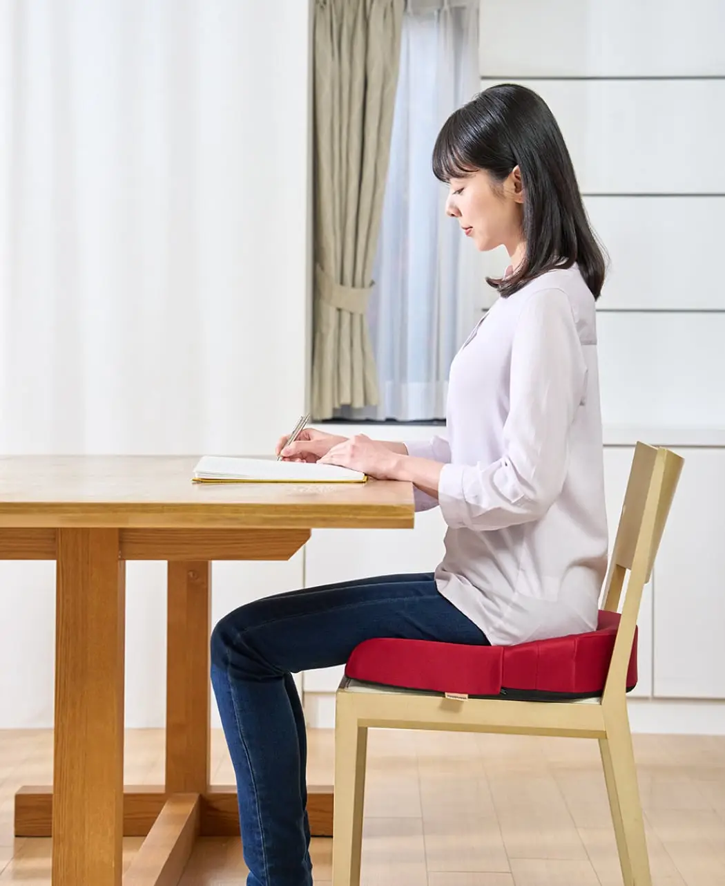 通販生活®坐骨で座るクッション｜【公式】カタログハウスの通販サイト