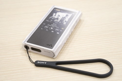 ウォークマンZX300にもおすすめの、キズをつけないストラップ
