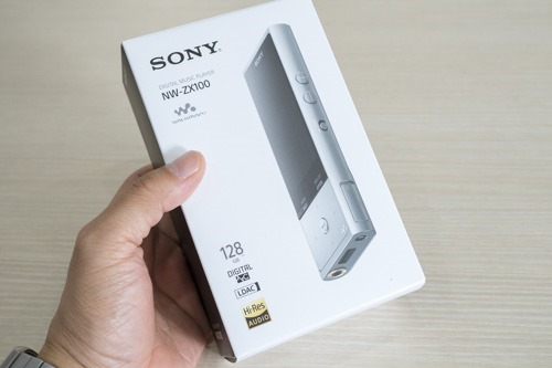 初の非AndroidウォークマンZXシリーズ「NW-ZX100」＜開梱編＞ | 店長の