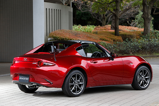 マツダ ロードスターRFの中古車価格が1年で約30万円も安くなった