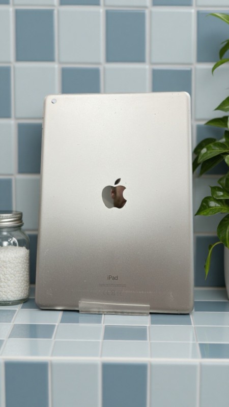 Apple iPad 8th Gen A2270 32GB Silver for £99.99 Second Hand