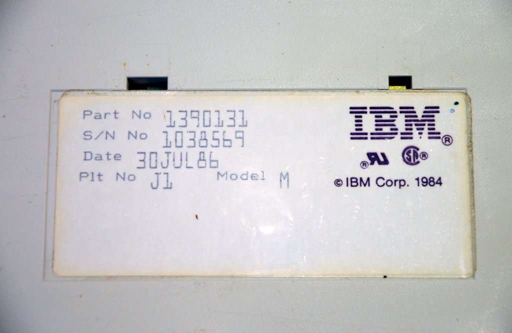 1986 IBM model M (1390131) Made by IBM 30 JUL 86 – ClickyKeyboards