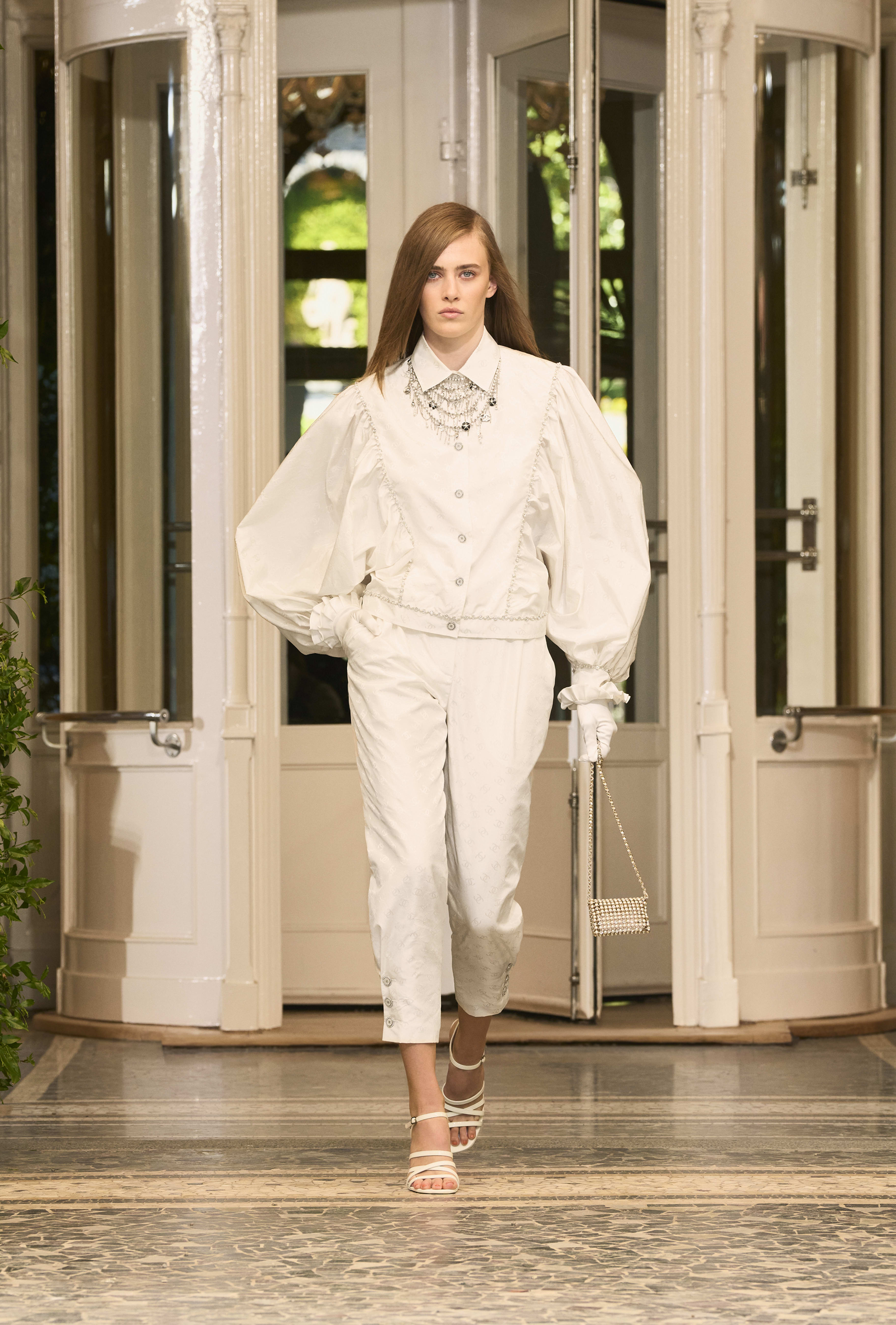 グローブ - シルク サテン、ホワイト — ファッション | CHANEL シャネル