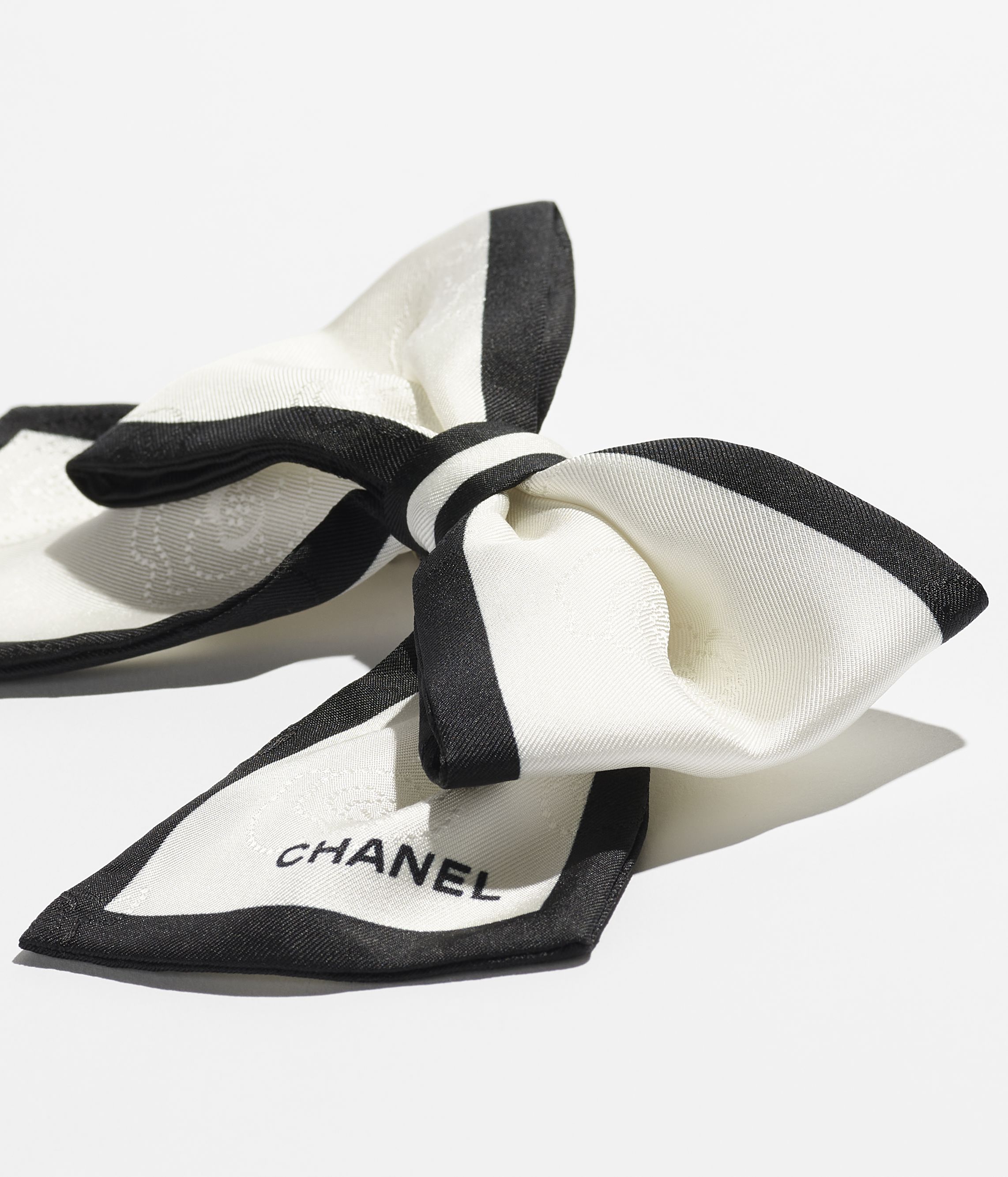 ボウ バレッタ - シルク ジャカード、エクリュ & ブラック