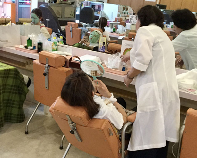 クロロフイル梅田美顔教室駅前店／クロロフイル美顔教室 みどり阪急