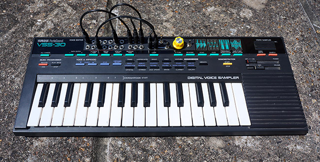 Circuitbenders -Yamaha VSS30 / VSS200 modifications