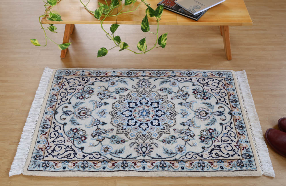 ペルシャ絨毯 ナイン産 白 玄関マット ウール＆シルク 9LA｜手織